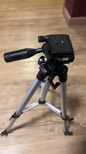 Tripé para máquina fotográfica e câmera