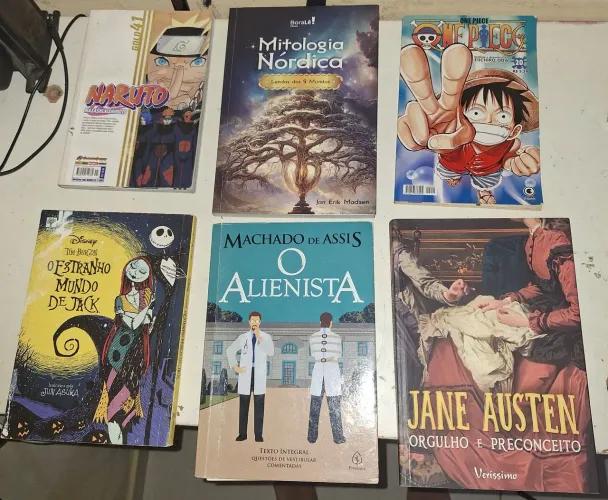 Cada livro por 6 reais