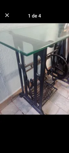 Pe de máquina de costura antiga