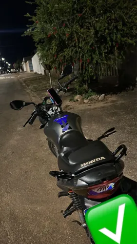 Vendo moto 150