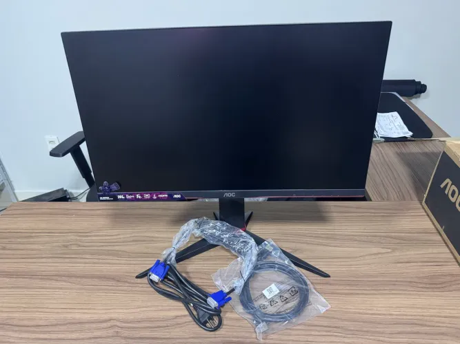 Monitor Gamer AOC Hero 24 144Hz 24G4 Sem Uso