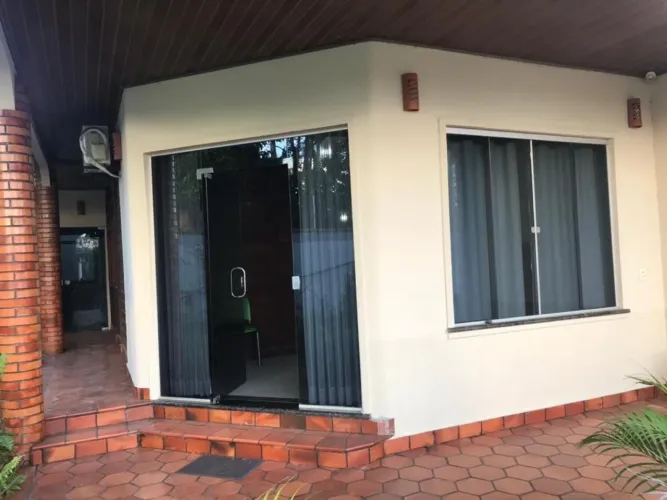 Vendo Casa PRONTA PARA FINANCIAR - bairro Village - 1 suíte e 2 quartos