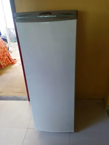 Vende Geladeira Consul gelando muito 280. Litros.