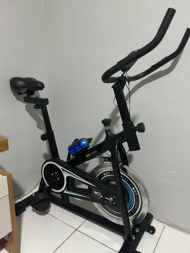 Bicicleta Spinning com roda de inércia 6kg. WCT Fitness