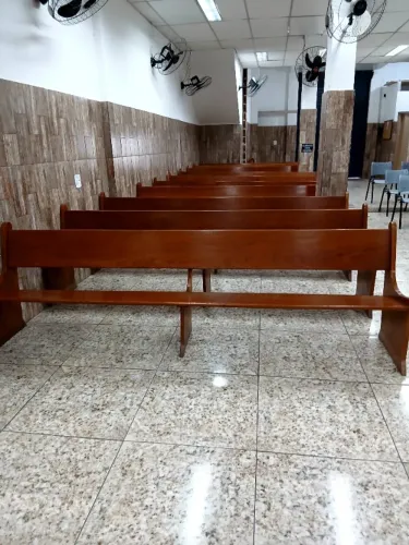 Vendo Banco de Madeira Maciça 