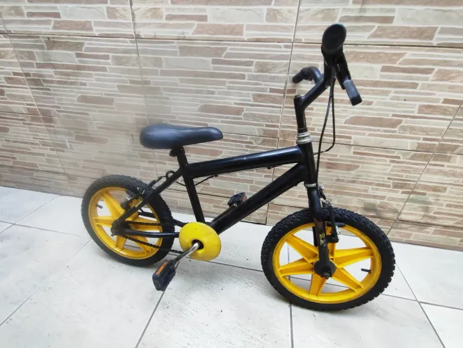 Bicicleta aro 16. Infantil usada em perfeito estado