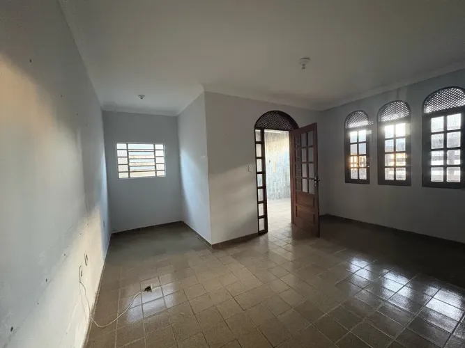 Alugo Casa na Ponta Grossa