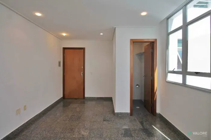 SALA COM 25M² - SANTA LÚCIA