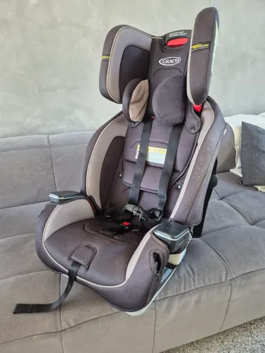 Cadeira infantil automóvel graco milestone usada