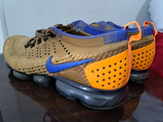 VaporMax Marrom com Laranja tam 42