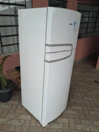 Geladeira Cônsul Frost Free 127v seminova
