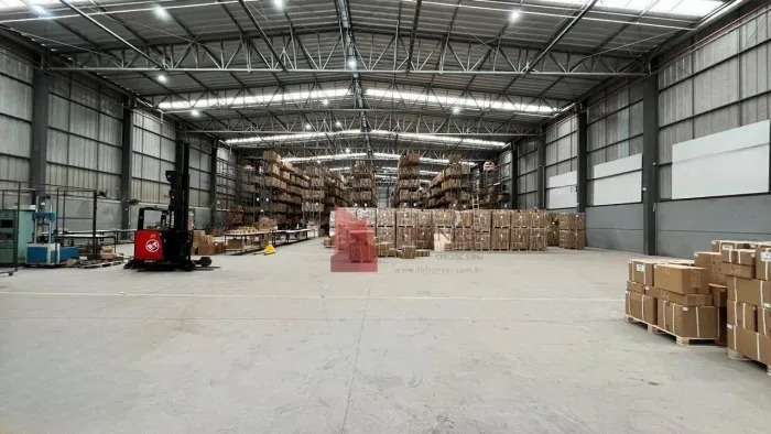 ALUGUEL: ARMAZÉM LOGÍSTICO 3500 METROS COM 5 DOCAS EM NAVEGANTES