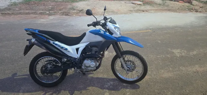 Vende-se Bross 160 2016, em excelente estado de conservação, moto com 70.378km, 2° dono