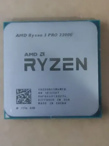 AMD Ryzen 3 PRO 2200G - AM4 - Vídeo Vega 8 - (S/N: 9RK9119U81004)