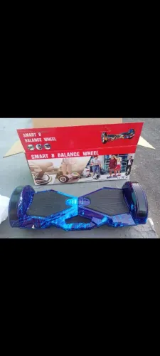 Hoverboard skate elétrico.