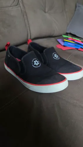 Tênis slip on