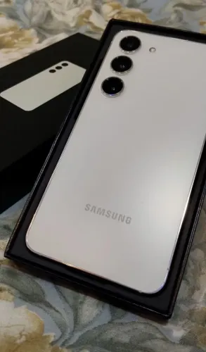 Samsung Galaxy S23 plus