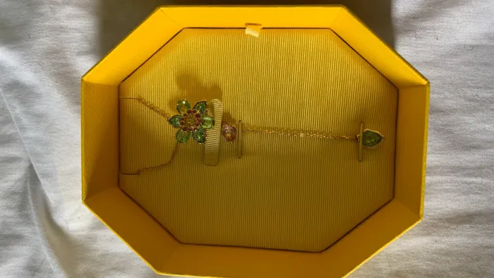 colar Swarovski da coleção Idyllia, com um pingente 