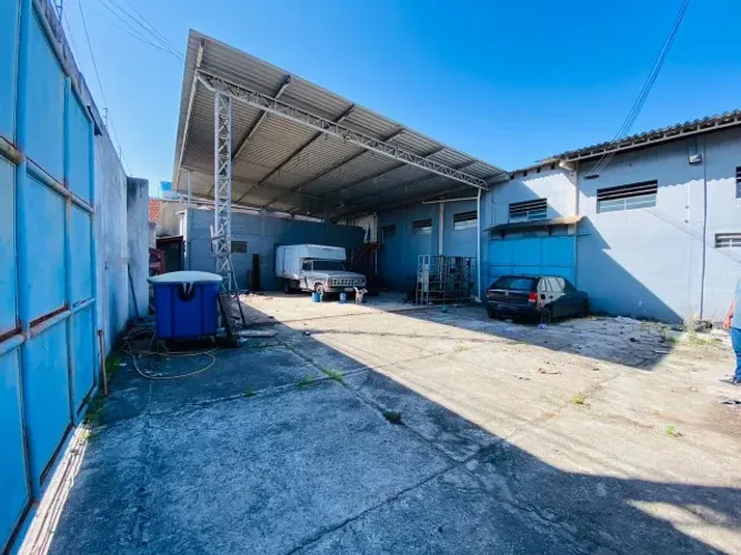 Galpão para alugar em Guarapari, Praia do Morro, 582m²