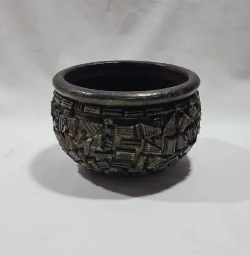 Vaso de Cerâmica Esculpido