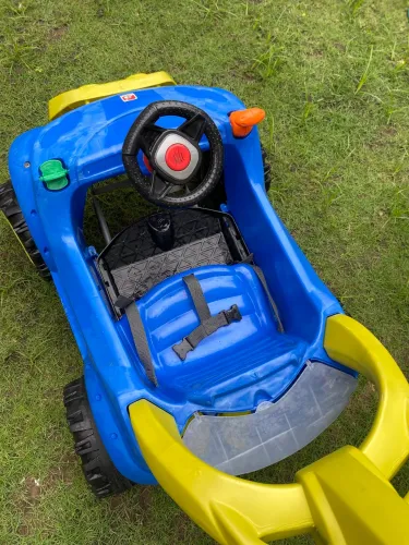 Carro Infantil com pedal e volante Bandeirante