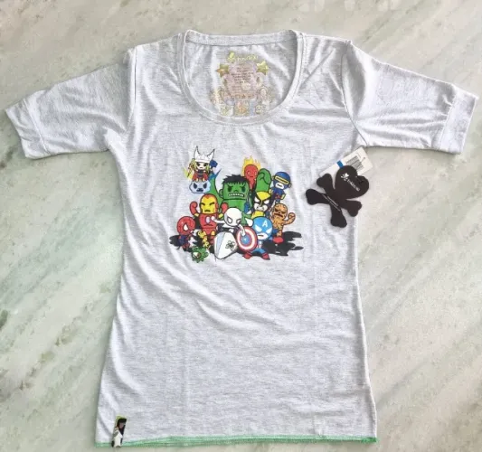 Camiseta Tokidoki x Marvel original Nova no pacote (XL equivalente ao P)