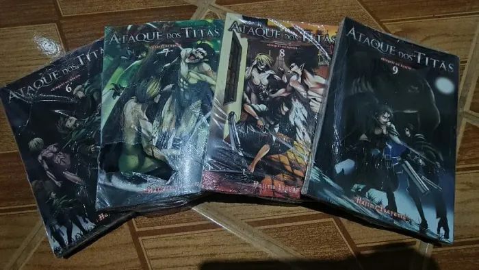 Kit 4 Mangas Attack on Titan 6, 7, 8, 9