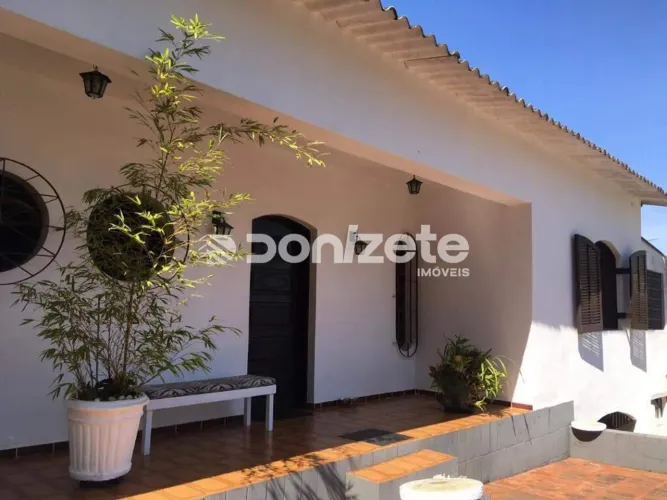 Casa Residencial 3 Dormitórios com 275 m² de Área Interna em Ribeirão Pires Financiamento