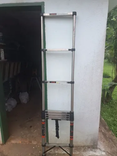 Escada Telescópica multifuncional NOVA , sem uso!! 3,1 metros com 8 degraus 