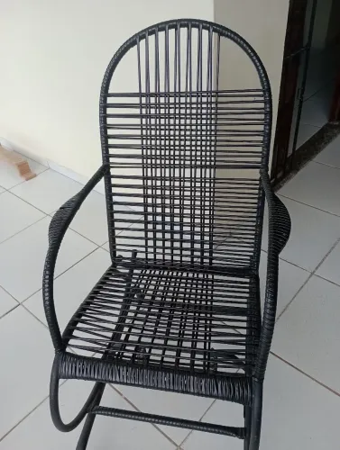 CADEIRA DE BALANÇO COM ALMOFADA