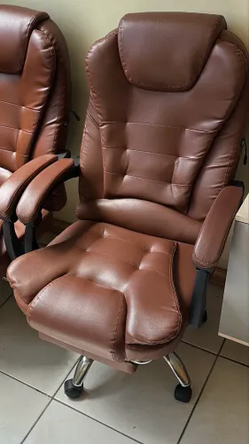 Cadeira presidente em couro 
