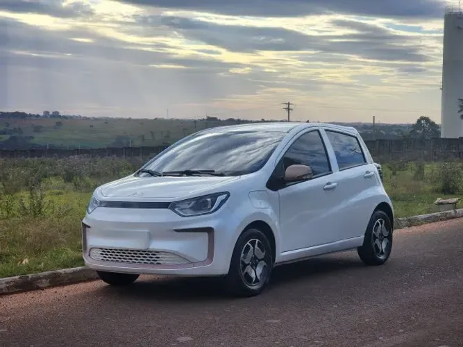 JAC E-JS1 62cv 5P Aut. (elétrico) 2026