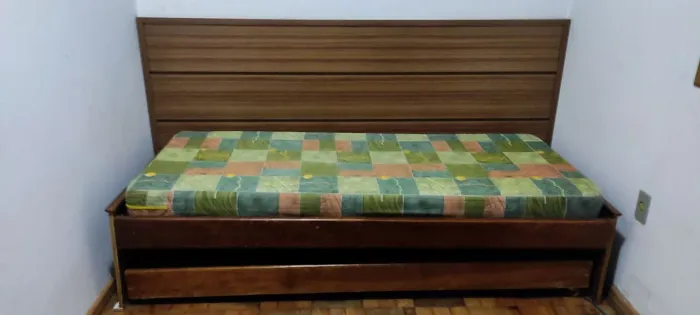 Cama com bicama de imbuia