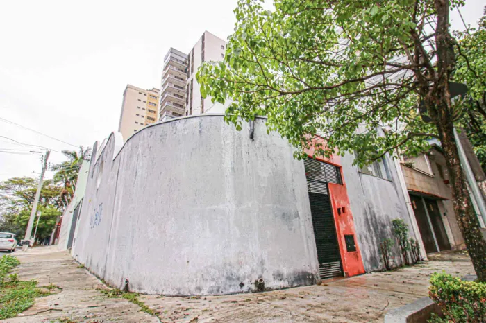 Casa comercial na Rua Presidente Antônio Cândido, 291 120 m²