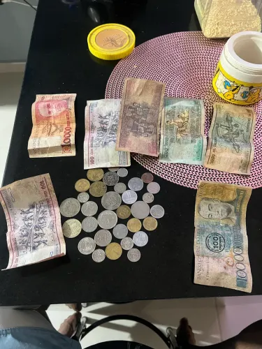 Notas e moedas antigas