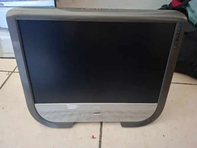 Monitor AOC 16 polegadas, sem cabo de alimentação, sem cabo VGA