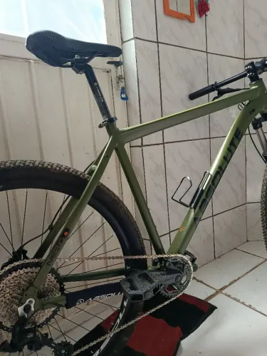 Bicicleta ABSOLUTE 12V Semi nova