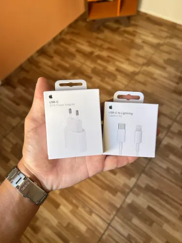 Kit Carregador Apple 20W + Cabo Lightning