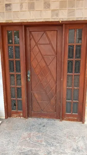 Porta de sala madeira maciça
