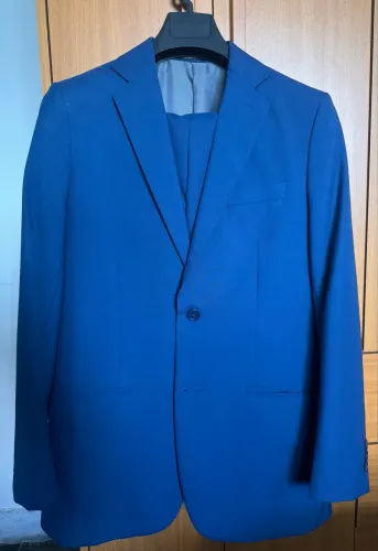 Vendo 2 ternos com calça social
