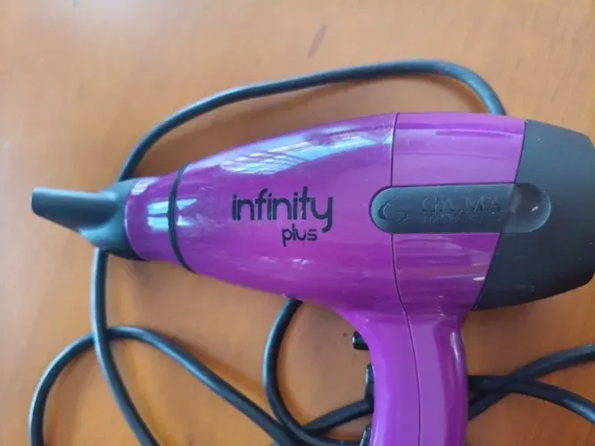 secador de cabelo da marca GA.MA Italy, modelo Infinity Plus.
