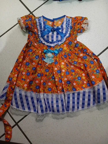 Vendo vestido de festa junina de 2 a 3 anos 