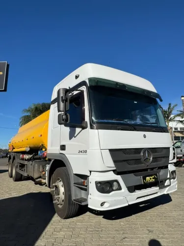 MB Atego 2430 6x2 2014 VALOR NO CHASSI COM TANQUE VERIFIQUE O VALOR NA DESCRIÇÃO