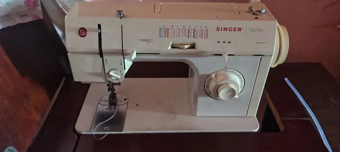 Máquina de costura Singer