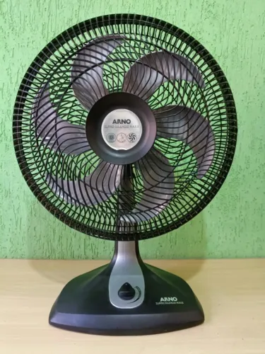 Ventilador Arno 40 cm (tamanho grande). Seminovo. Perfeito funcionamento.