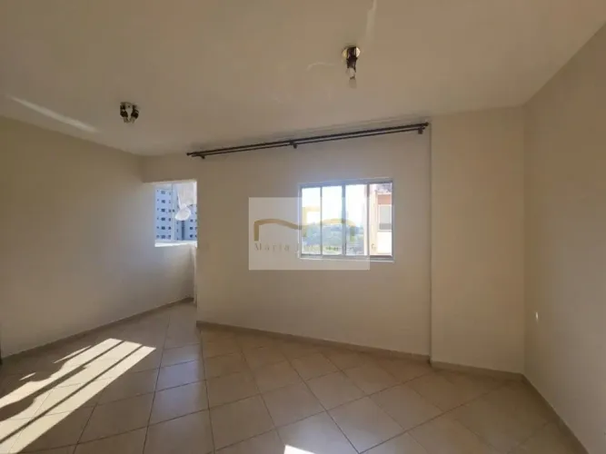 APARTAMENTO PARA LOCAÇÃO R$1.900,00 - 3 QUARTOS SENDO 1 SUITE - ARMARIOS NA COZINHA - CENT