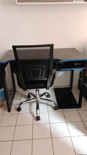 Escrivania + cadeira de eacritorio