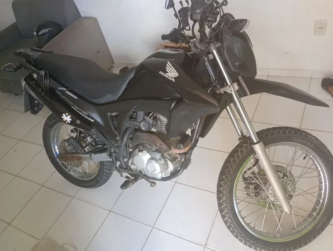 Moto para vender ou troca por outra moto 150honfa