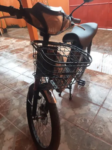 Moto elétrica coz azul escuro