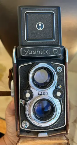 Câmera Fotográfica Analógica Yashica-D TLR (Japão) - Impecável (Completa na Caixa)